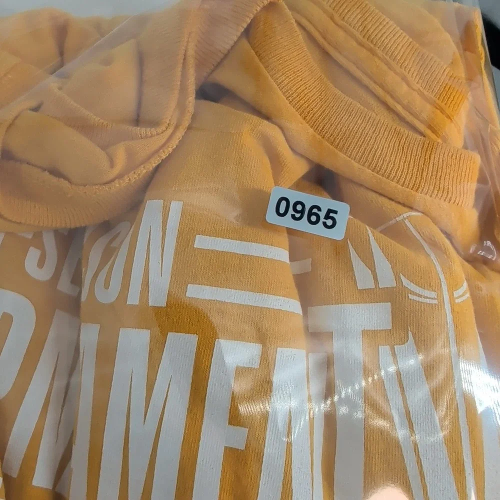 Los Angeles Lakers Basketball NBA Fruit Of The Loom Mens Yellow T-Shirt‎ Size XL